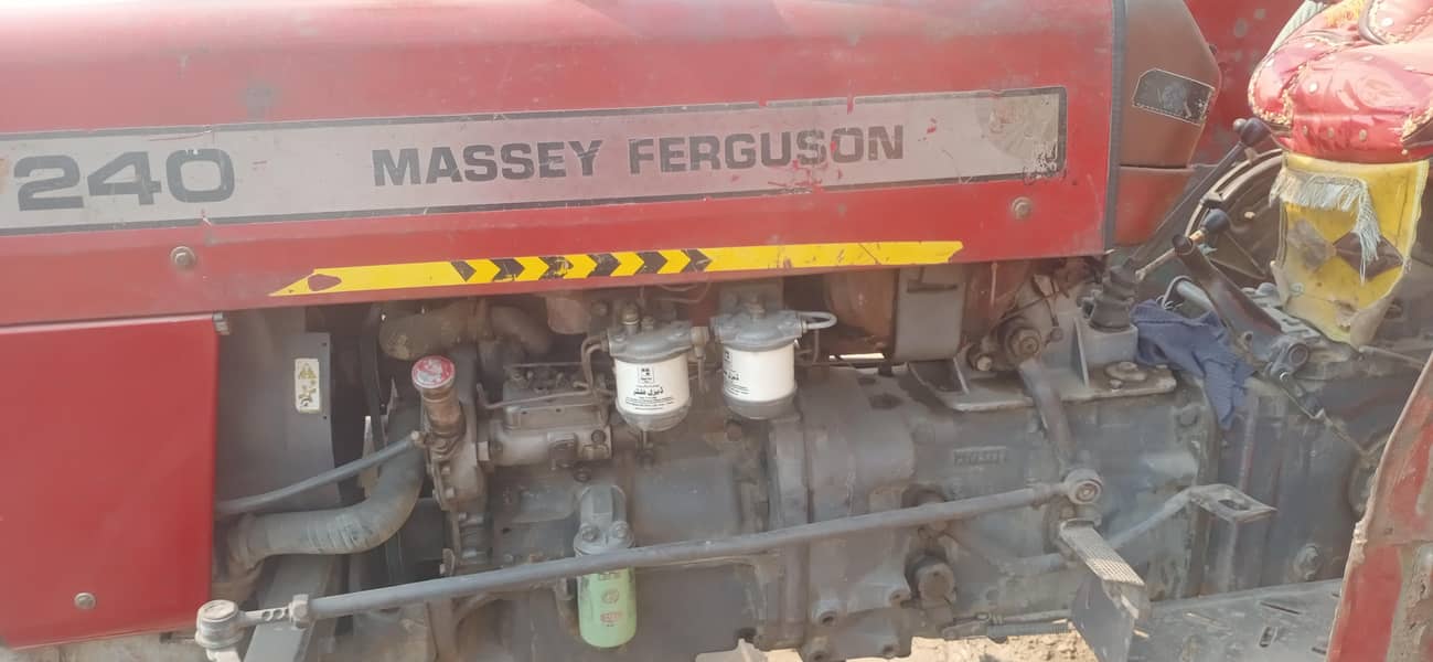 MF 240 2