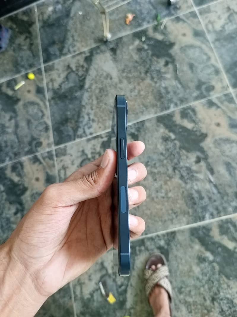 Apple iPhone 13 1