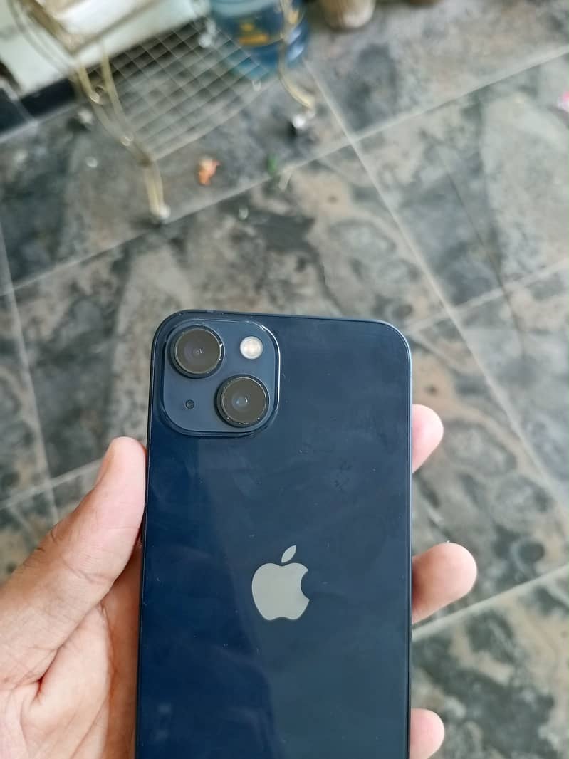 Apple iPhone 13 5