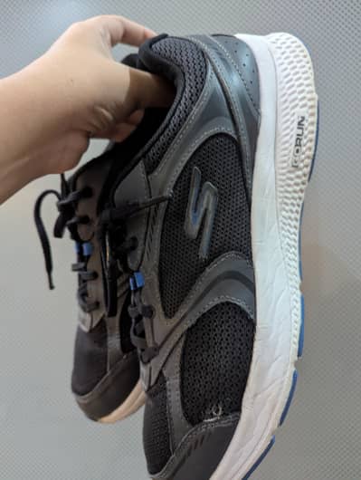 sketchers shoes for cricket/running/sports