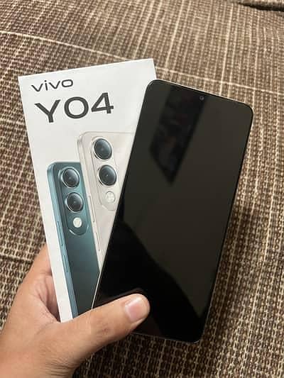 vivo y04 4/128 new condition
