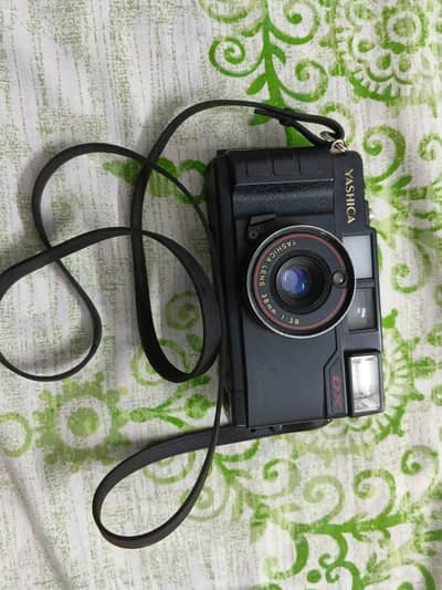 Yashica MF-2 Super