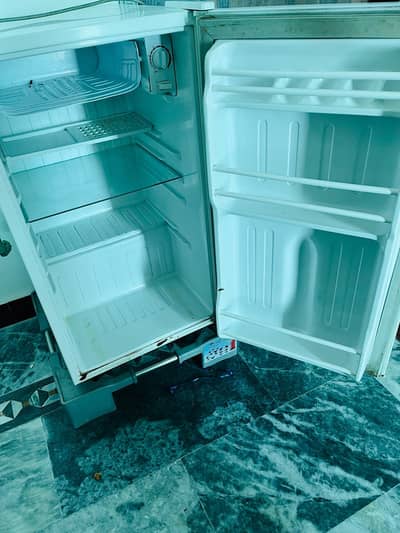 EastCool Refrigerator for Sale – 2 Months Used – Rs. 35,000