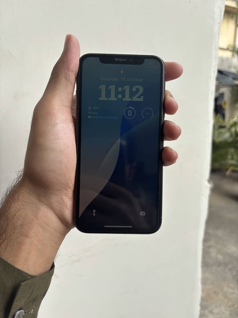Apple iPhone XS 4