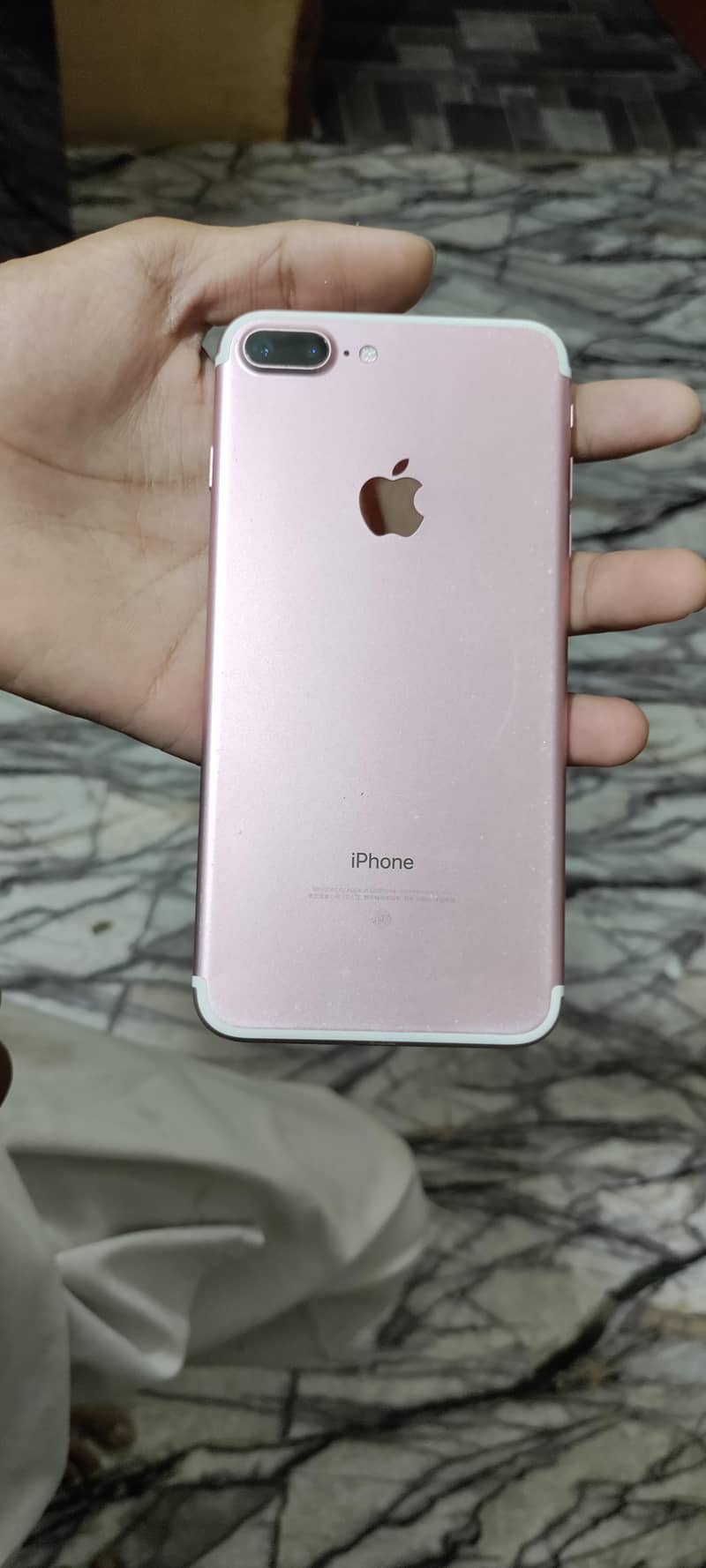 Apple iPhone 7 Plus 1