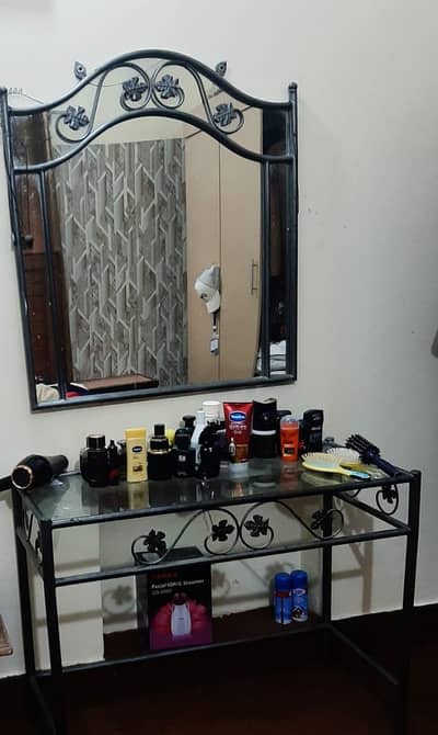 1 dressing Table with Mirror + Shelve
