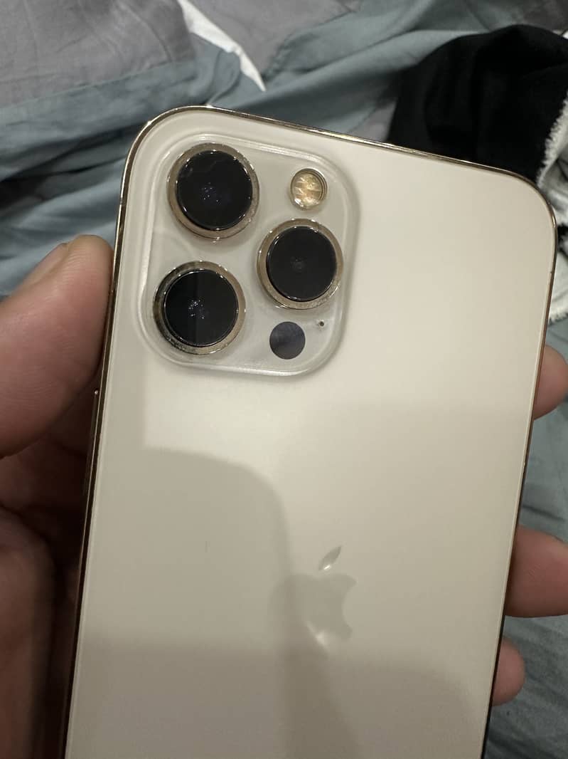Apple iPhone 12 Pro Max 4