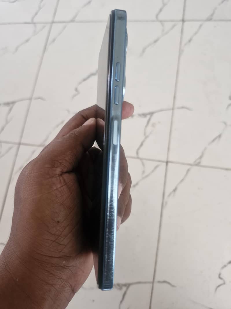 Tecno Spark 20 5