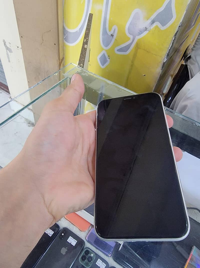 Apple iPhone XR 3