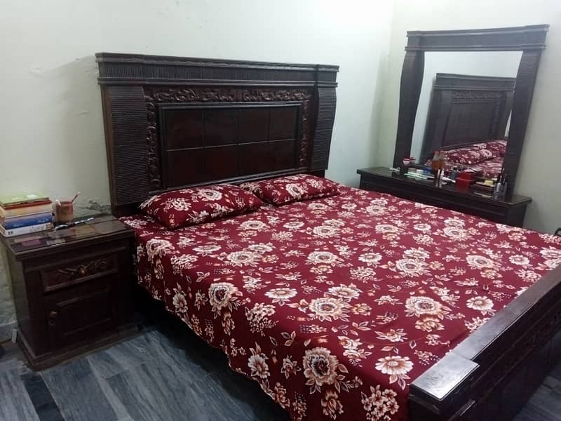 Double bed, Dressing , side Tables 0