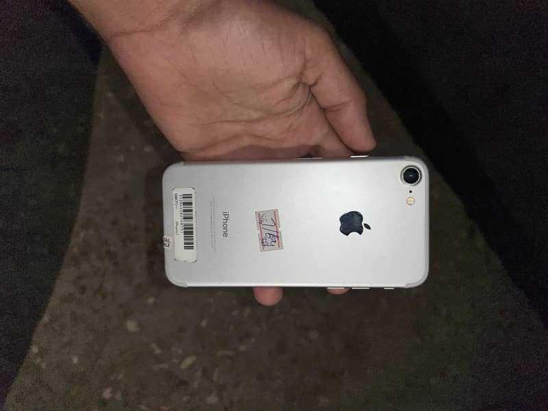 Apple iPhone 7 1