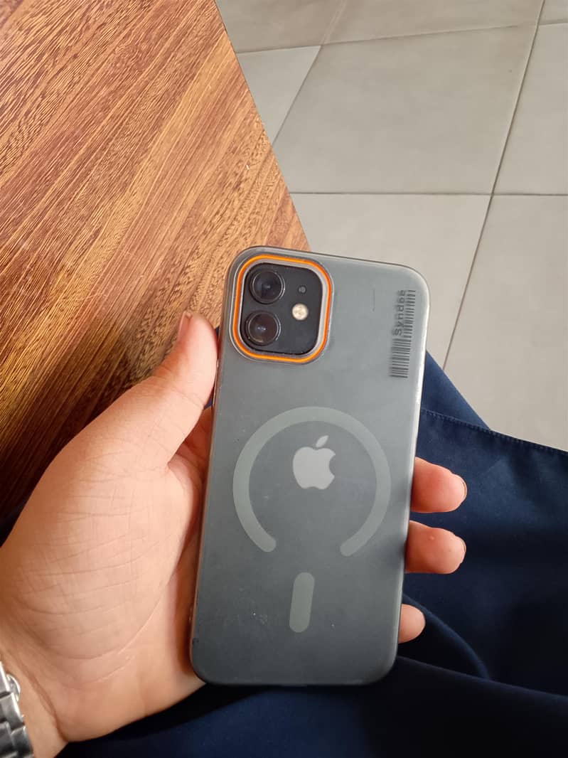 Apple iPhone 12 3