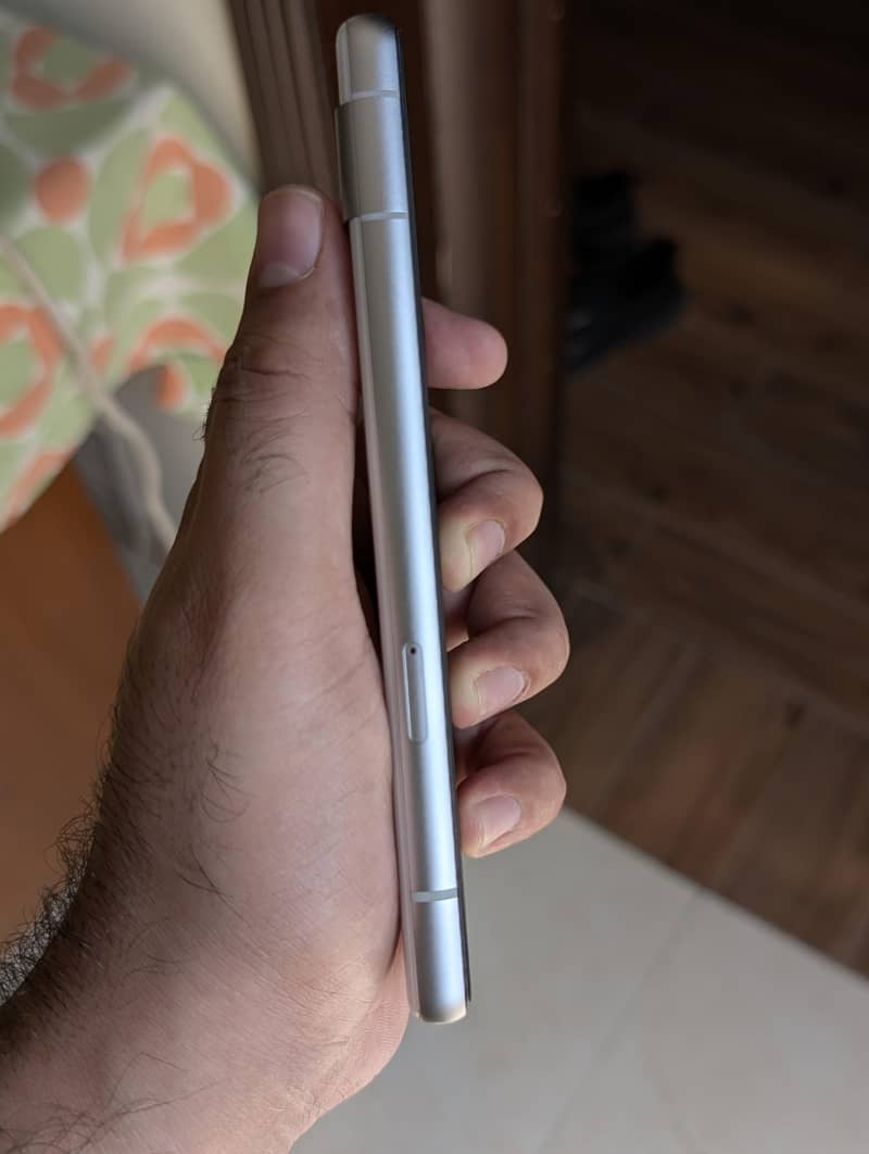 Google Pixel 7a 5