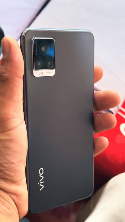 Vivo V20