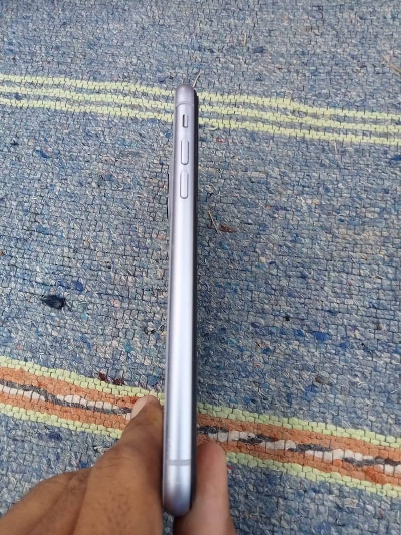 Apple iPhone 11 5