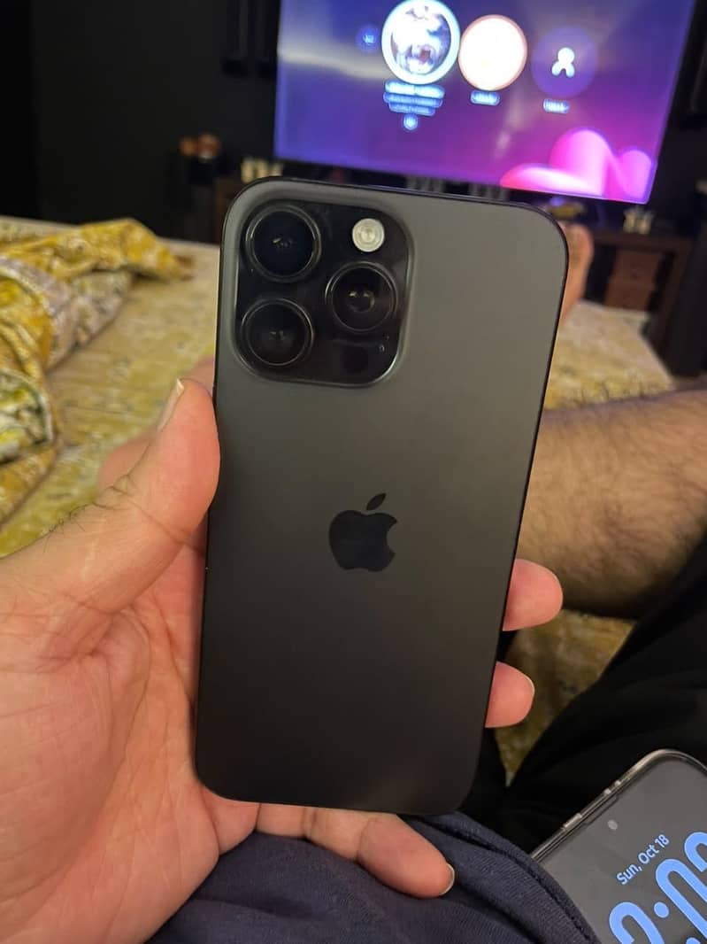 Apple iPhone 16 Pro Max 0