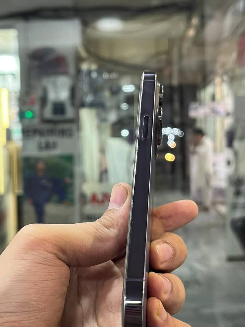 Apple iPhone 14 Pro Max 1