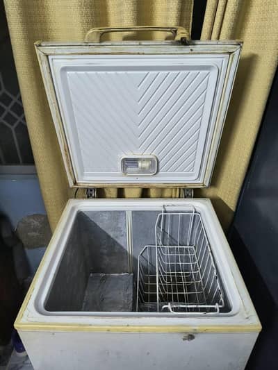 waves deep freezer WF208 Original condition