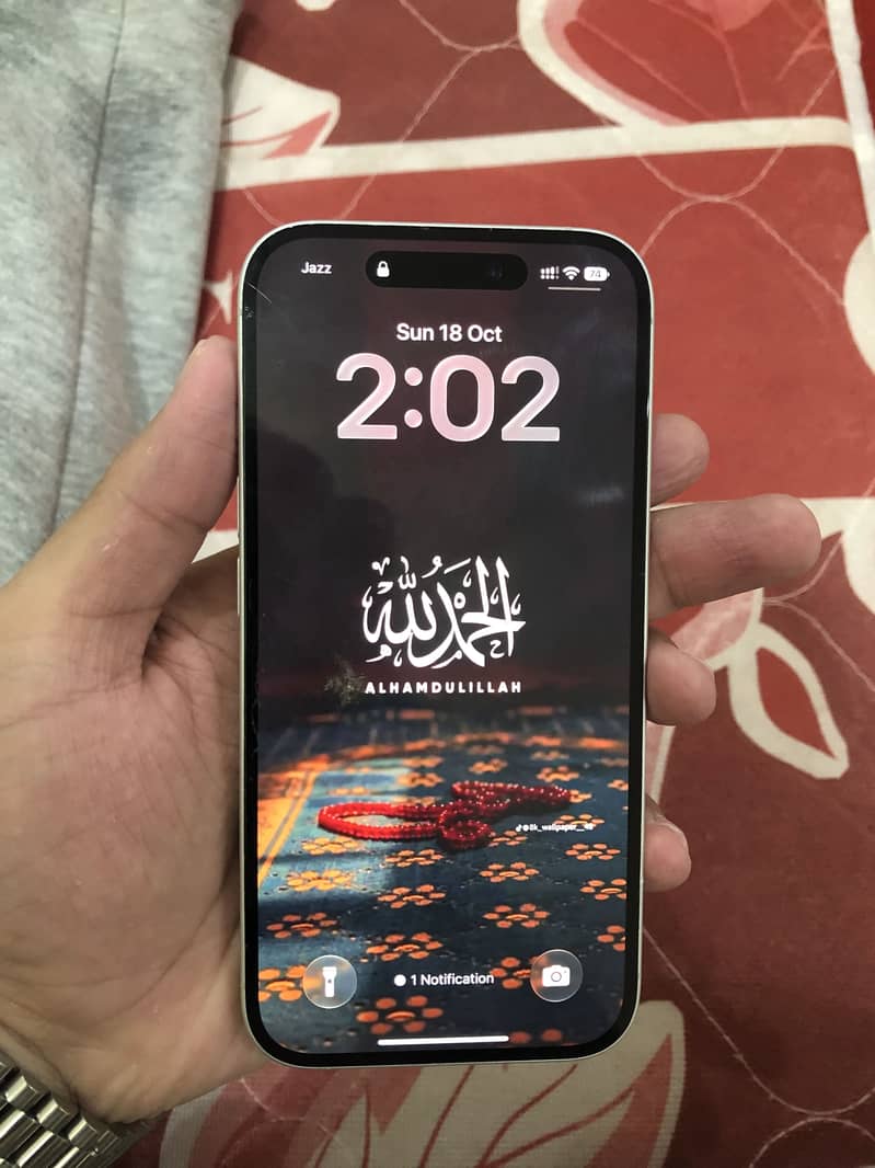 Iphone 16 middle east version 3
