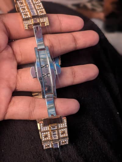 KDW Golden Diamond Style Watch -- For Sale in Karachi