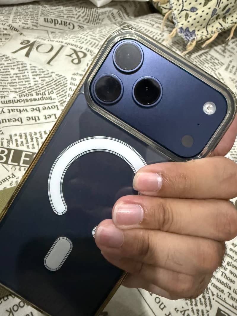 Apple iPhone 17 Pro Max 2