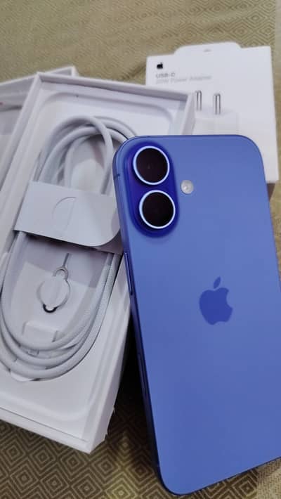 Apple iPhone 16