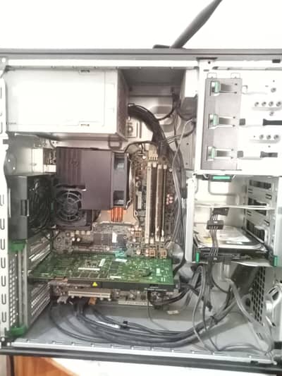 HP WORKSTATION Z4000.