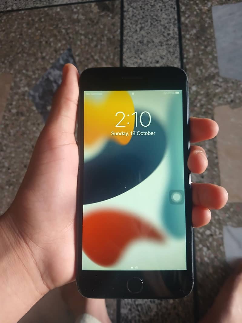 Apple iPhone 7 Plus 0