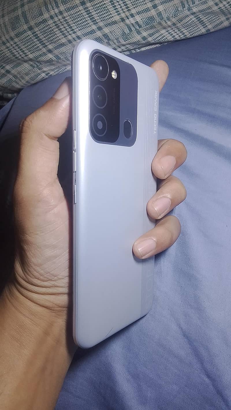 Tecno Spark 8C 3
