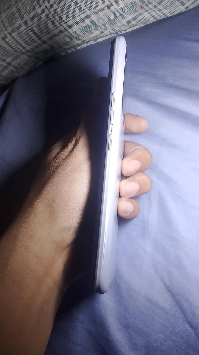 Tecno Spark 8C 4