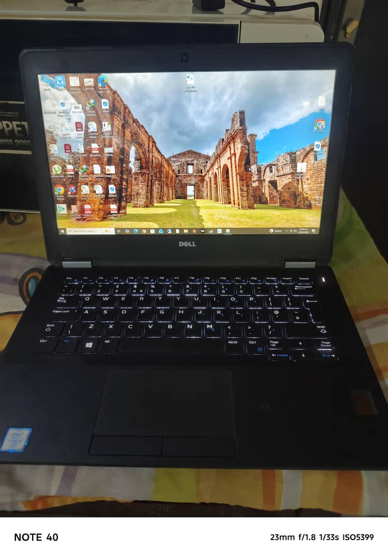 Dell latitude E7270 0