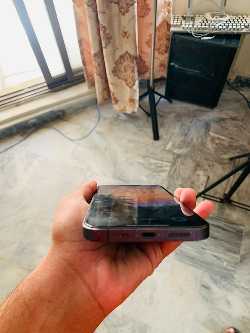 Apple iPhone 14 Pro Max 4