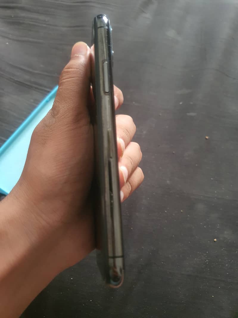 Apple iPhone 11 Pro 6