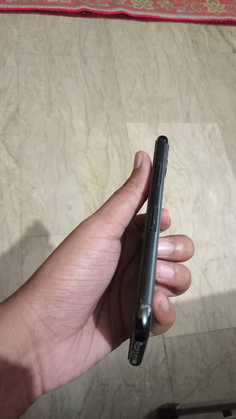Apple iPhone 11 Pro 6