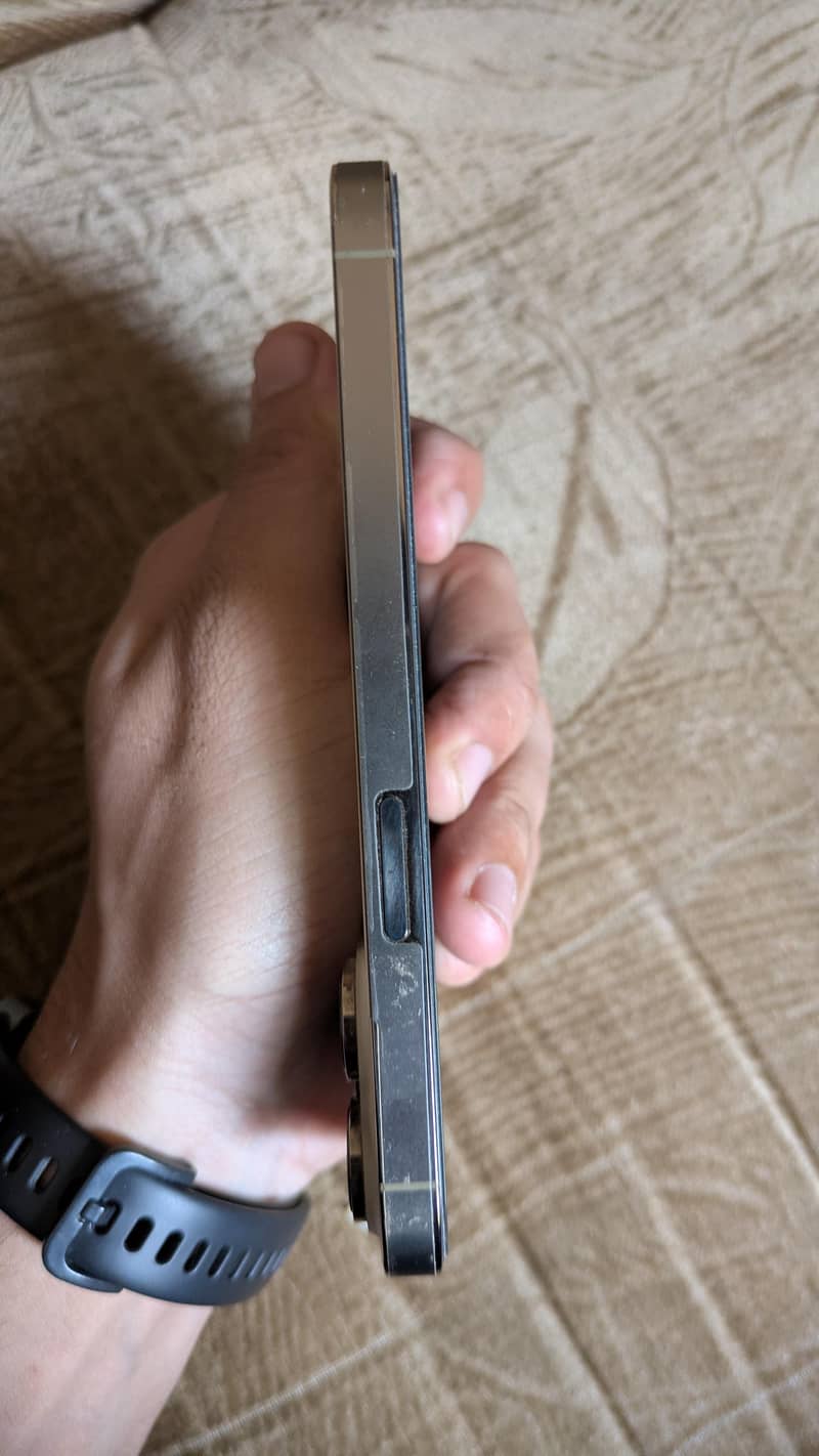 Apple iPhone 14 Pro 2