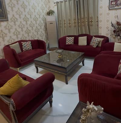 Elegant Sofa Set for Sale – Excellent Condition
