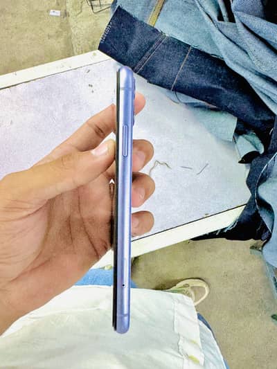 Apple iPhone 11 total geniun 64 gb exchange possible