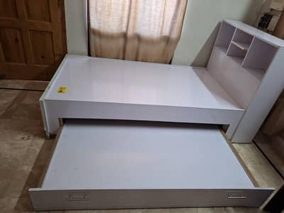 Elegant twin bed for kids