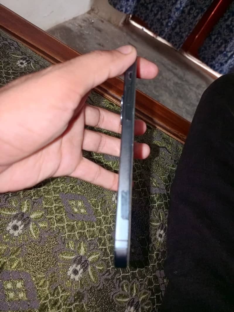 Apple iPhone 12 Pro 4