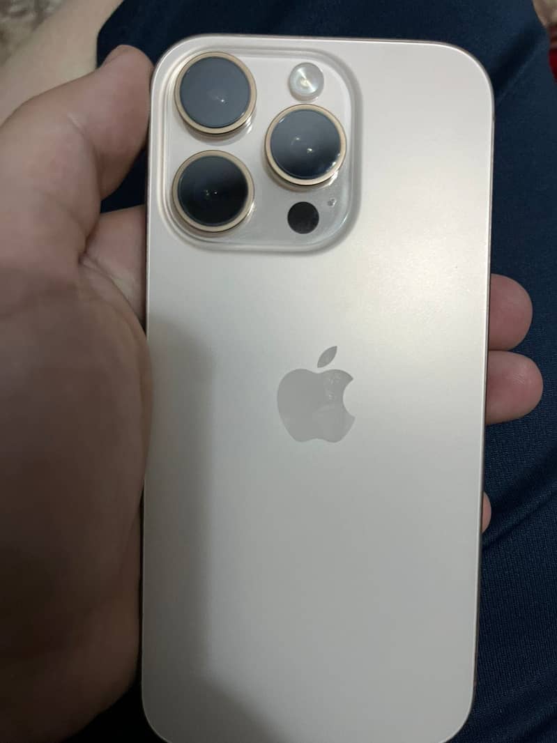 Apple iPhone 16 Pro 0