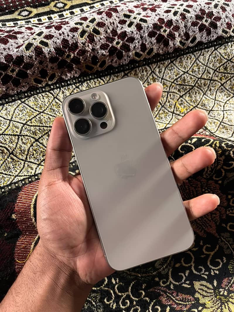 Apple iPhone 15 Pro Max 5