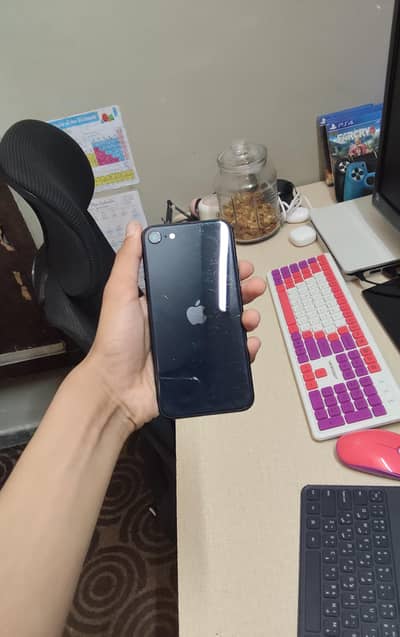 Apple iPhone SE 2022 non-PTA. Price negotiable 64 GB same iPhone 13