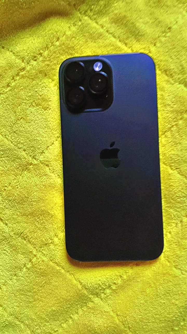 Apple iPhone 16 Pro Max 0