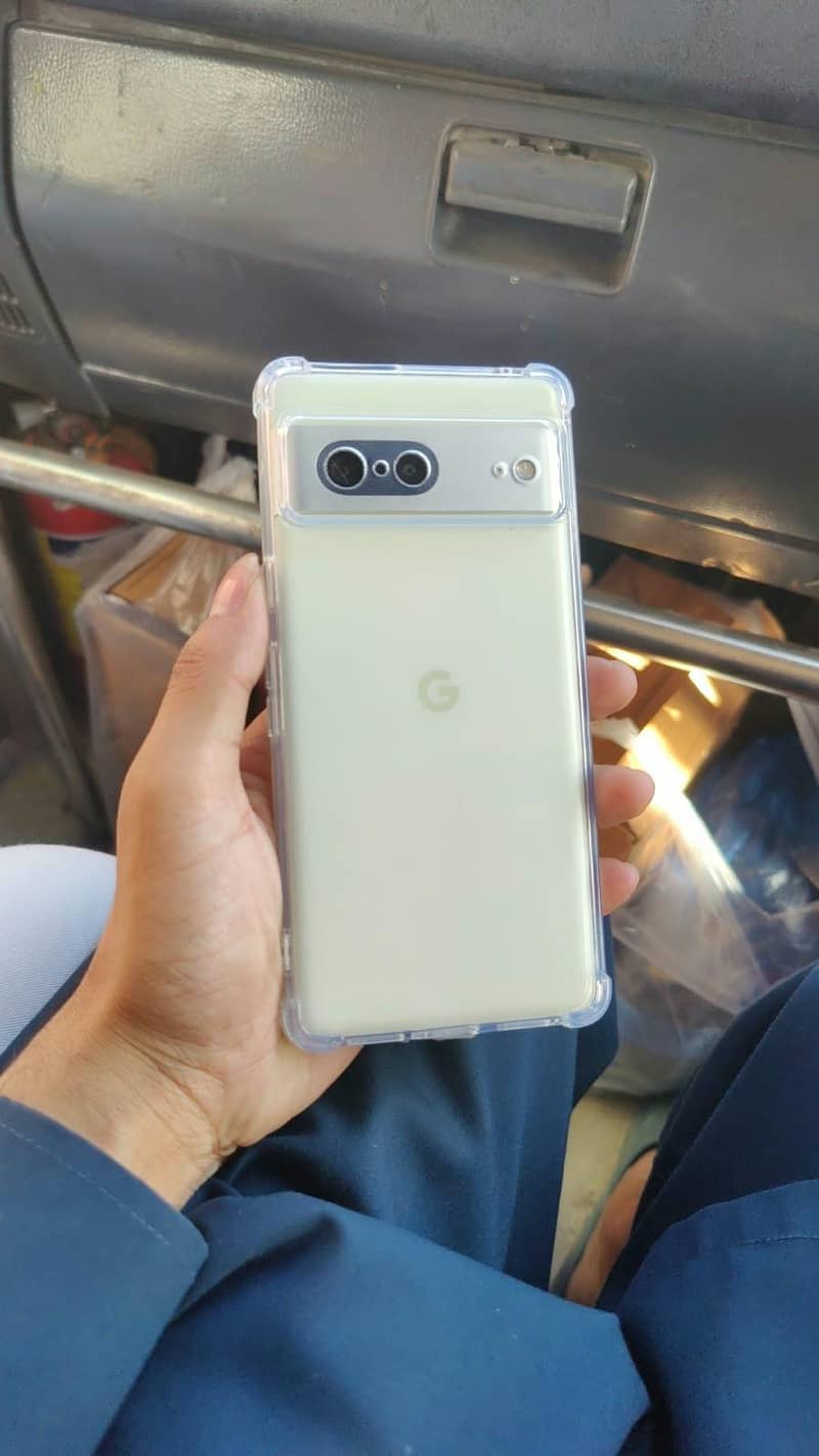 Google Pixel 7 4