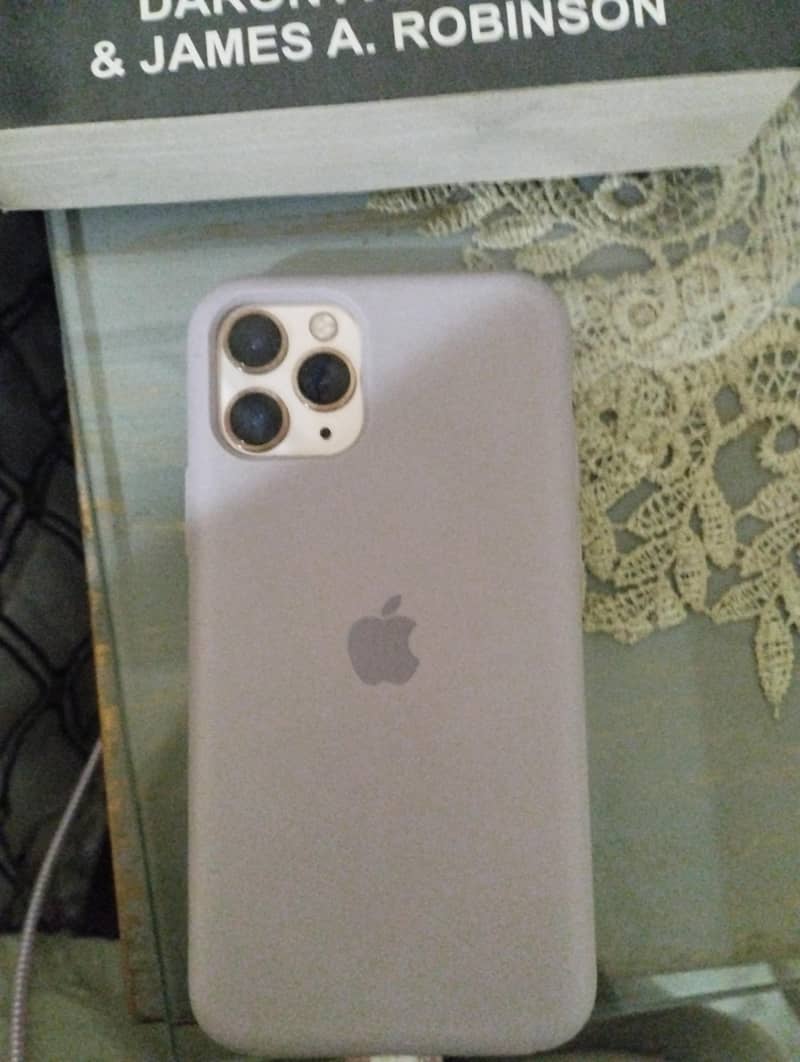Apple iPhone 11 Pro 1