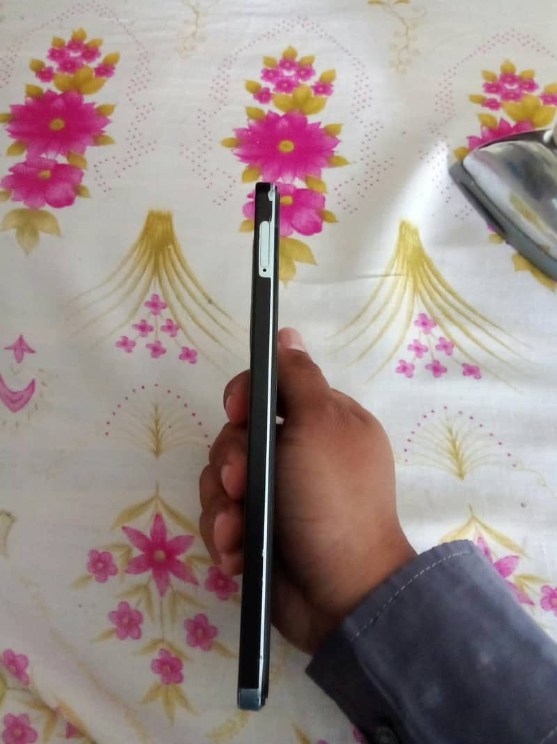 OPPO A3s 1