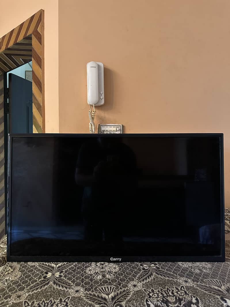 Good condition LCD 2