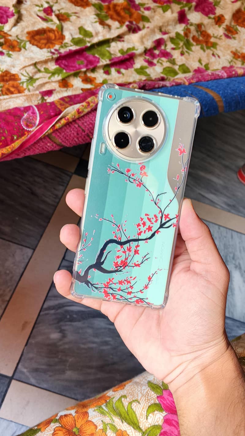 Tecno CAMON 30 7