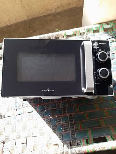 microwave oven