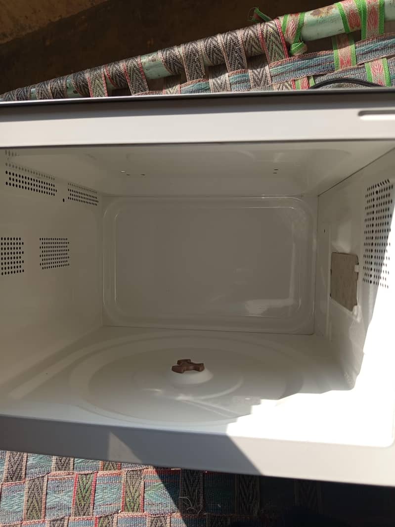 microwave oven 7